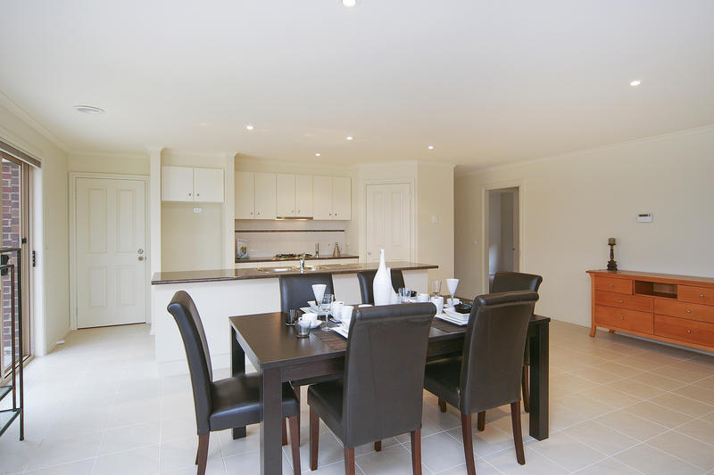 Stylish & Value Packed! Picture 3