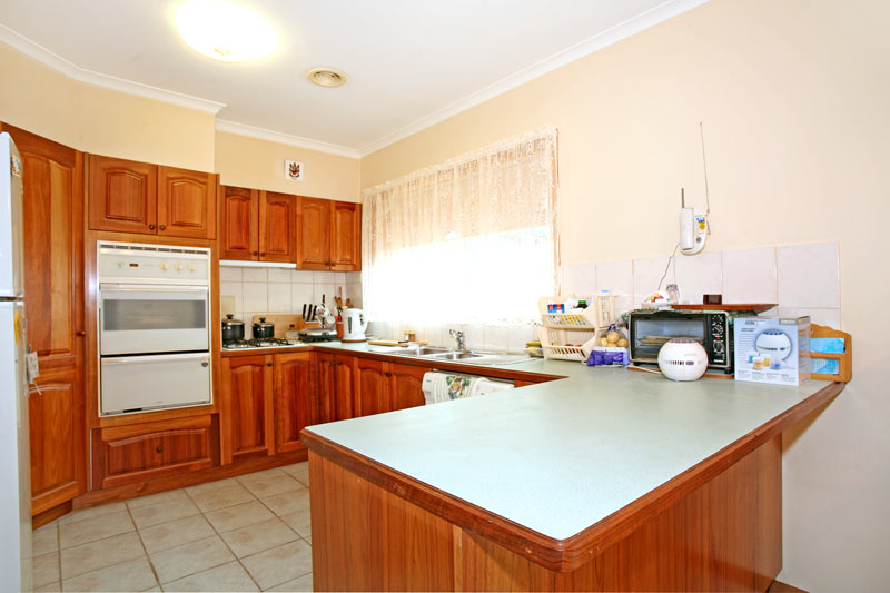 Walk To It All - Quiet Rear Unit!!!! Picture 2