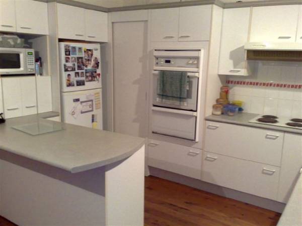 BRICK HOME, BARGAIN PRICE, BE QUICK! Picture 2