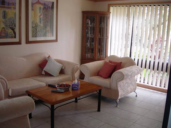 A GREAT FAMILY HOME Picture 3