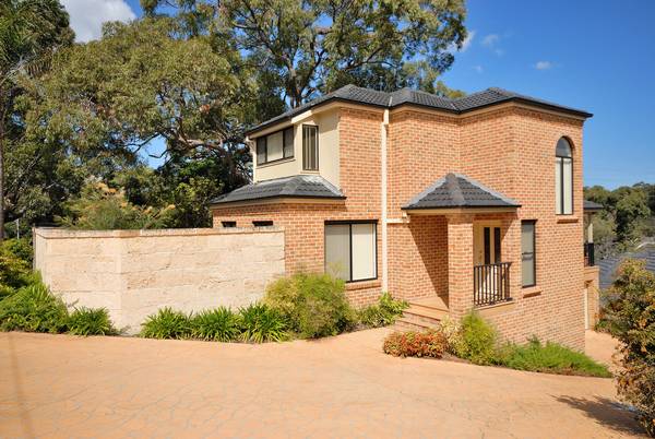 ONE OF THE BIGGEST TOWNHOUSE'S YOU WILL EVER SEE Picture