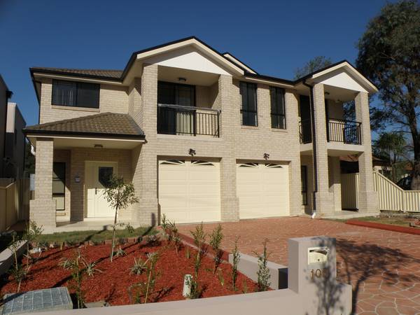 YOU WILL BE PROUD TO CALL THIS HOME! Picture 1