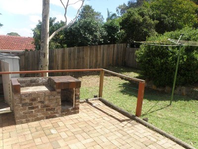 WATER VIEWS - CUL DE SAC - YOUNG HOME - UNDER $600,000!!!!! Picture