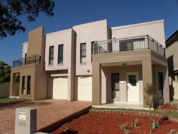 YOU WILL BE PROUD TO CALL THIS HOME!! Picture 1