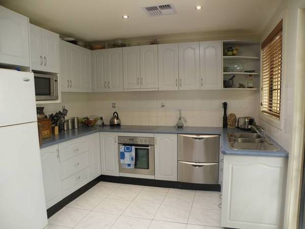 RESORT STYLE HOME - SUPERB ENTERTAINER Picture