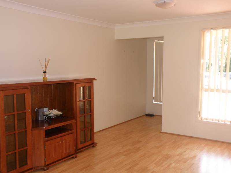 LARGE 3 BEDROOM DUPLEX Picture 2