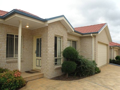 SUPERB DETACHED DOUBLE BRICK VILLA Picture