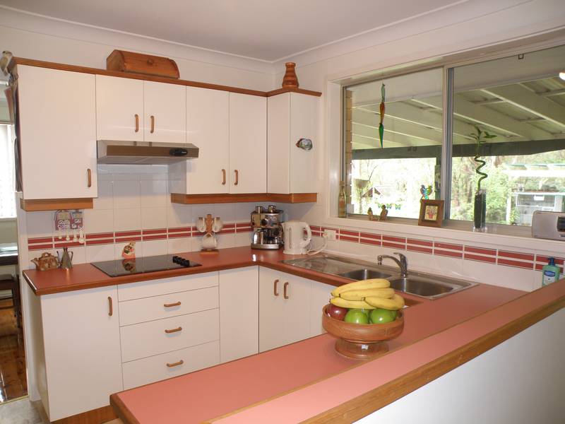 BEST VALUE HOME IN PICNIC POINT Picture 3