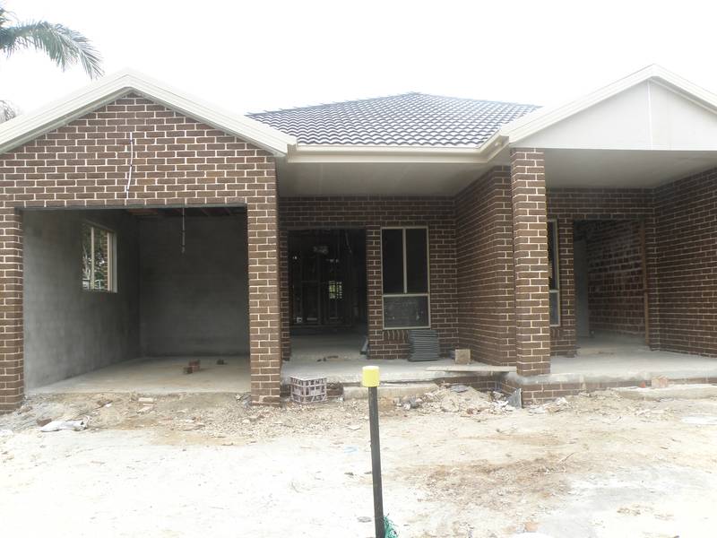 MASSIVE SINGLE LEVEL DUPLEX + BONUS RETREAT Picture 2