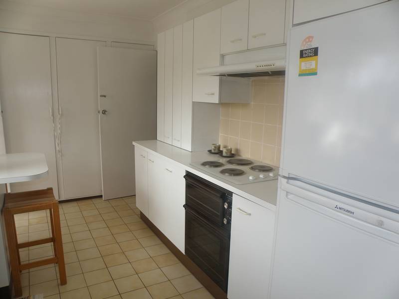 DELIGHTFUL FAMILY HOME Picture 3