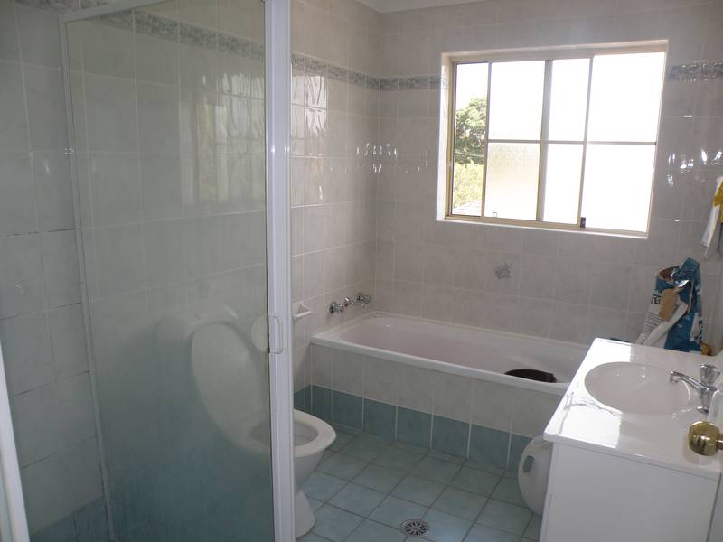 EVERYTHING YOU NEED AT YOUR DOORSTEP Picture 3