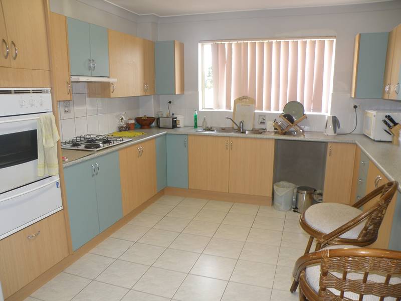 EVERYTHING YOU NEED AT YOUR DOORSTEP Picture 2