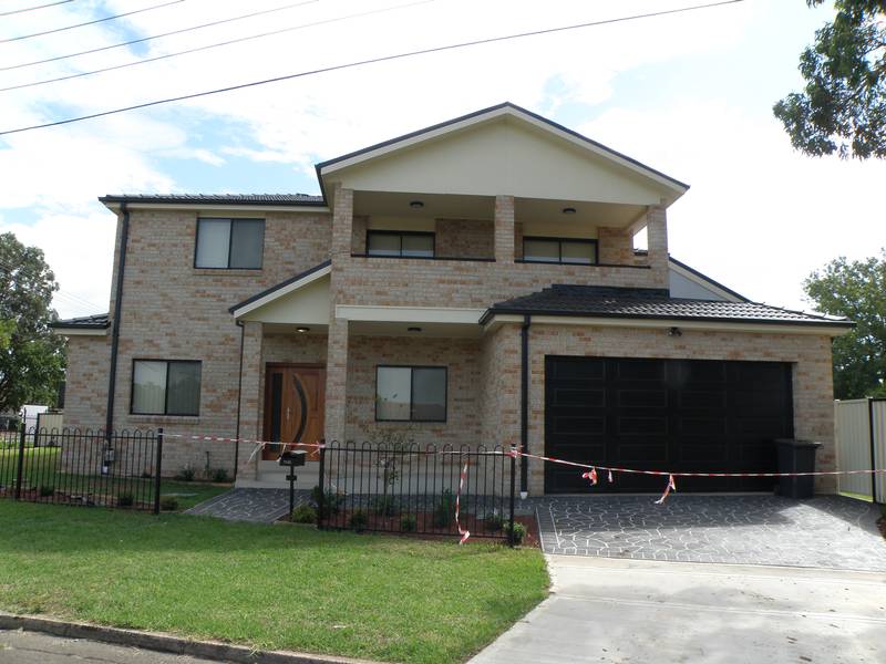 BRAND NEW FREE-STANDING HOUSE Picture 1