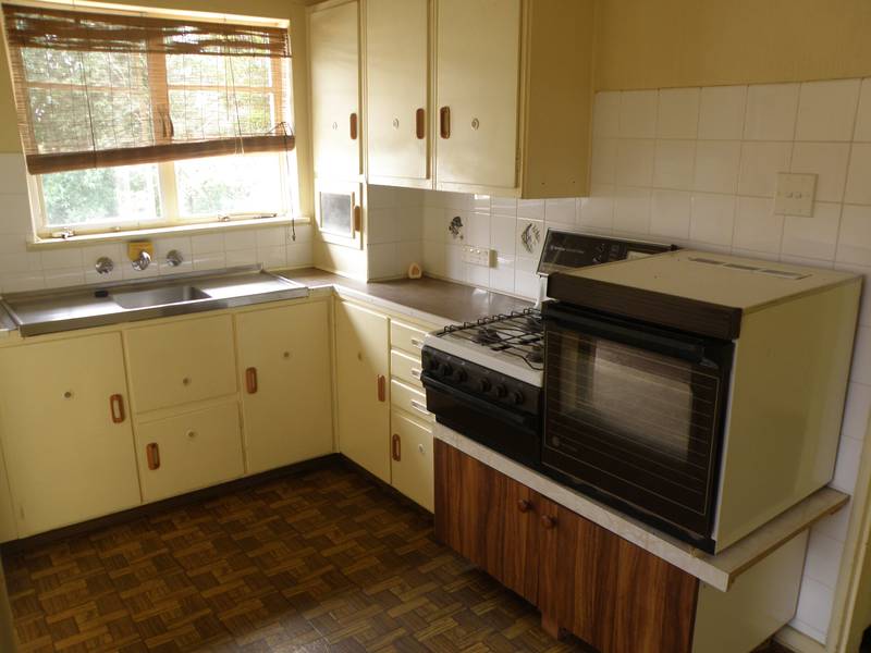 DOUBLE BRICK RIPE FOR A RENO Picture 2