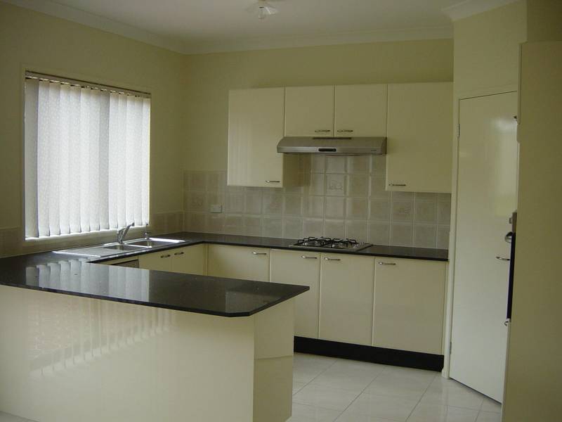 MODERN TORRENS TITLE DUPLEX Picture 2