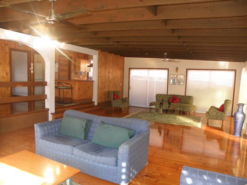 THE PERFECT FAMILY HOME Picture 2