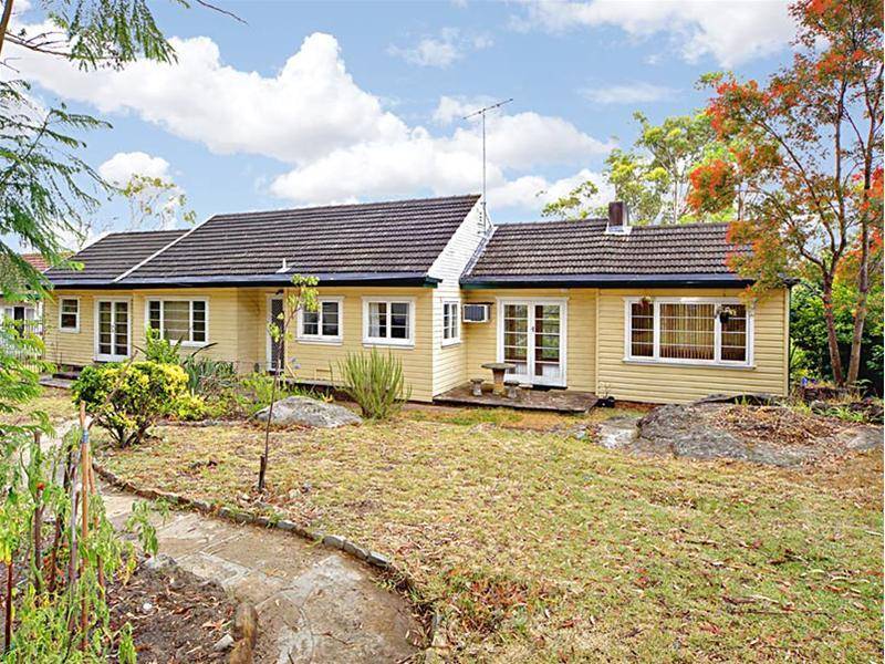 3178sqm OF PRIME WATERFRONT RESERVE HOUSE & LAND Picture 1