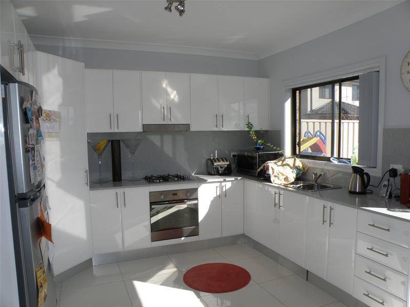 TORRENS TITLE DUPLEX Picture 3