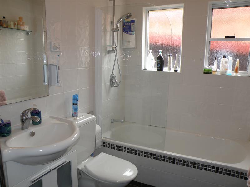 Renovated 3 bedroom brick home Oh so close to your daily needs Picture 3