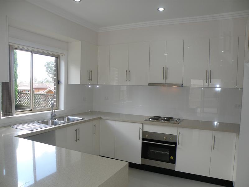 BRAND NEW HOME IN A HIGHLY SOUGHT AFTER LOCATION Picture 2