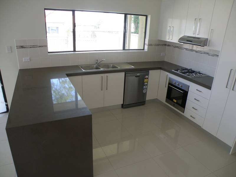 BRAND NEW 4 BEDROOM HOUSE Picture 2