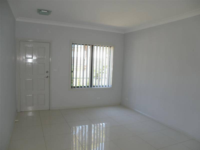 TORRENS TITLE DUPLEX Picture 3