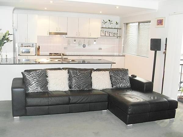 LOW COST LIVING AT ITS BEST! Picture 2