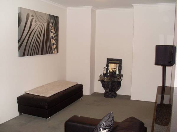 LOW COST LIVING AT ITS BEST! Picture 3