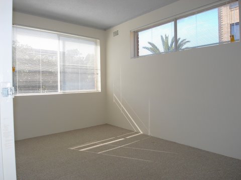 RENOVATED UNIT! Picture 3