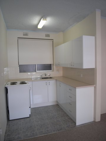 RENOVATED UNIT! Picture 2