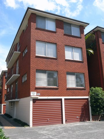 RENOVATED UNIT! Picture 1