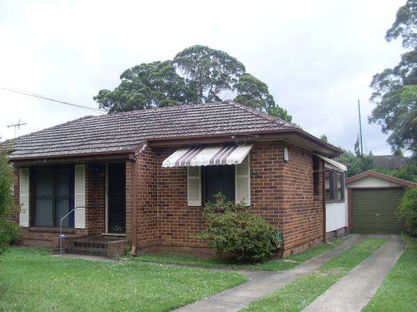 FABULOUS POSITION & POTENTIAL! Picture 1