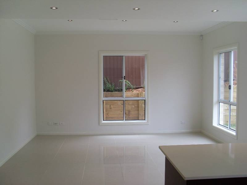 Luxurious Brand New Home! Picture 3