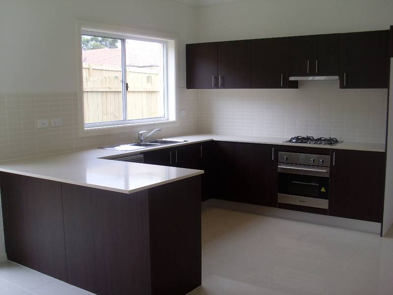 Luxurious Brand New Home! Picture 2