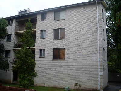 Immaculate Top Floor Unit! Picture