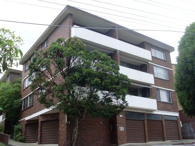 RENOVATED & READY TO GO! Picture