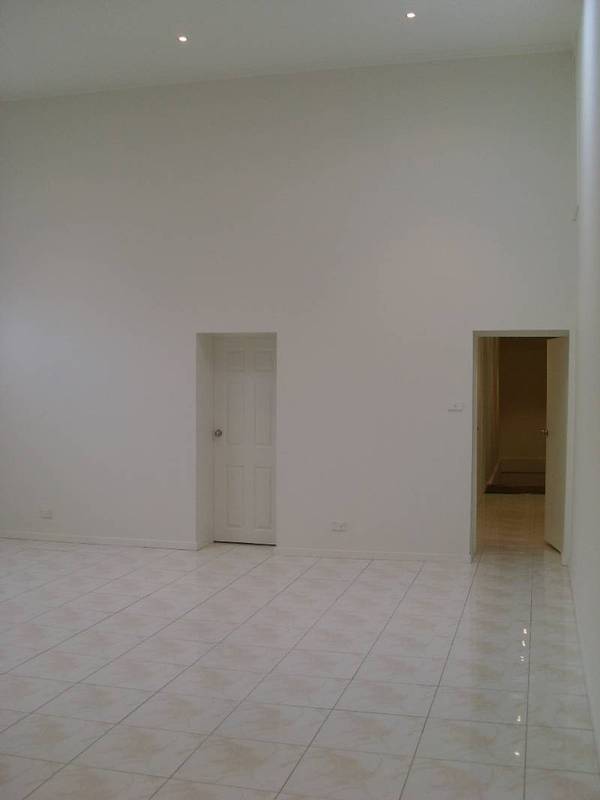 Bring your business here! $700 p/w (terms negotiable ) Picture 2