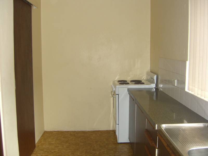Large, Furnished unit Picture 2