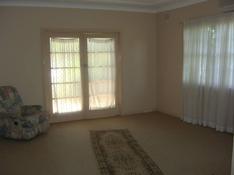 Beter Than A Unit- Includes Water & Electricity! Picture 2