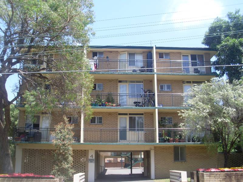 Entry Level Studio in a Great Location! Picture 1