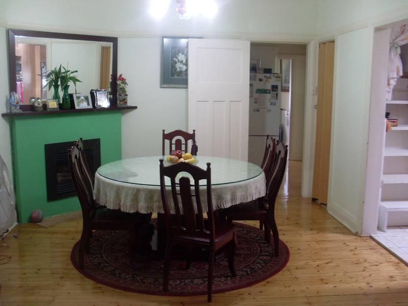 Perfect Family Home Positioned in a Quiet Cul-De-Sac. Picture 2