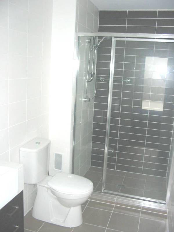 FULLY FURNISHED - MASSIVE COURTYARD - TWO BEDROOM TWO BATHROOM Picture 3