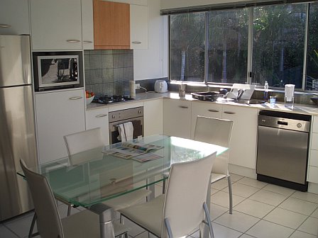 FULLY FURNISHED - TWO BED - GREAT LOCATION - AVAILABLE 30th JULY Picture 2