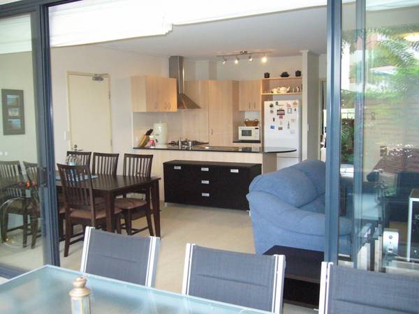 REGATTA RIVERSIDE - large 3 bedroom - $565,000. Open for Inspection Saturday 11.15 - 11.45am Picture 3