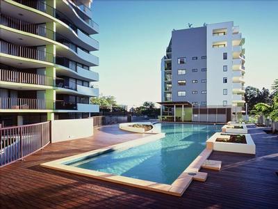 Rivers on the Park - 1 bed, 1 bath with large courtyard - renting now at $340 pw Picture