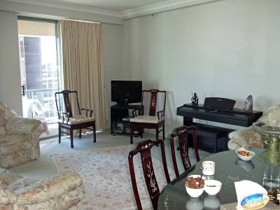 Spacious One Bedroom Apartment Picture