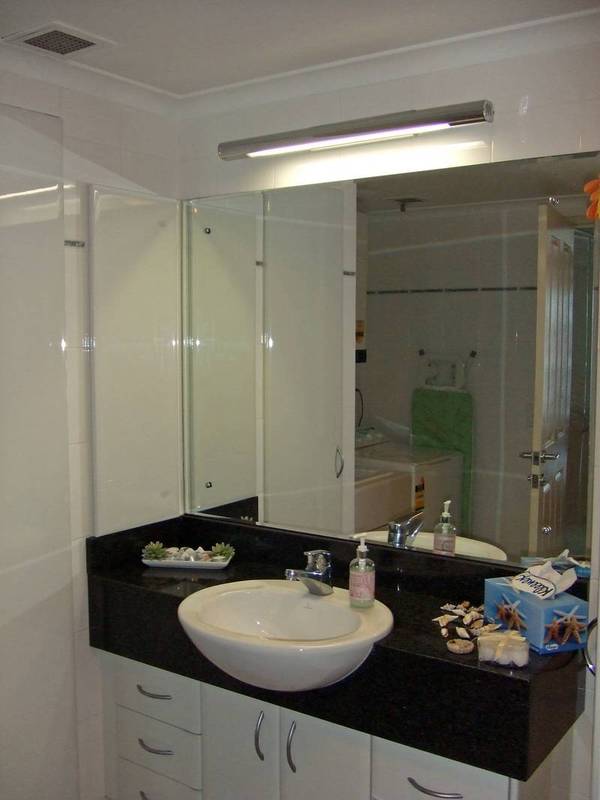 Spacious One Bedroom Apartment Picture 3