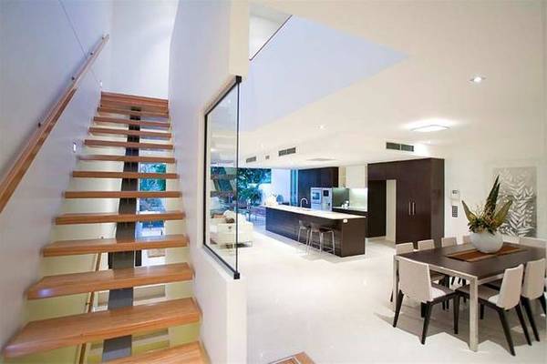 OVER 300 SQM OF RIVERFRONT LIVING - FULLY FURNISHED EXECUTIVE LIVING Picture OVER 300 SQM OF RIVERFRONT LIVING - FULLY FURNISHED EXECUTIVE LIVING Picture