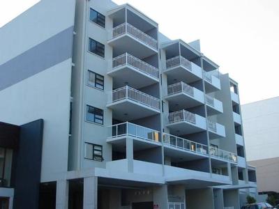 SPACIOUS TWO
BEDROOM -
IN THE HEART OF WEST END - POOL IN COMPLEX - Picture