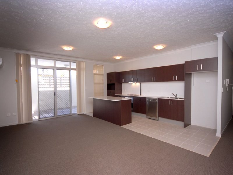 Top floor unit + Double lock up remote garage! Picture 3